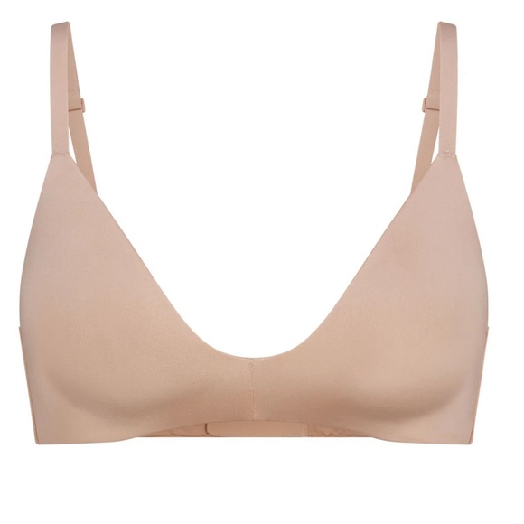 SKIMS Wireless form lightly lined bra 32C - Picture 6 of 9